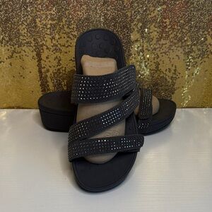 Vionic Pacific Alexis Platform Sandal in Gray With Rhinestones and Suede Straps